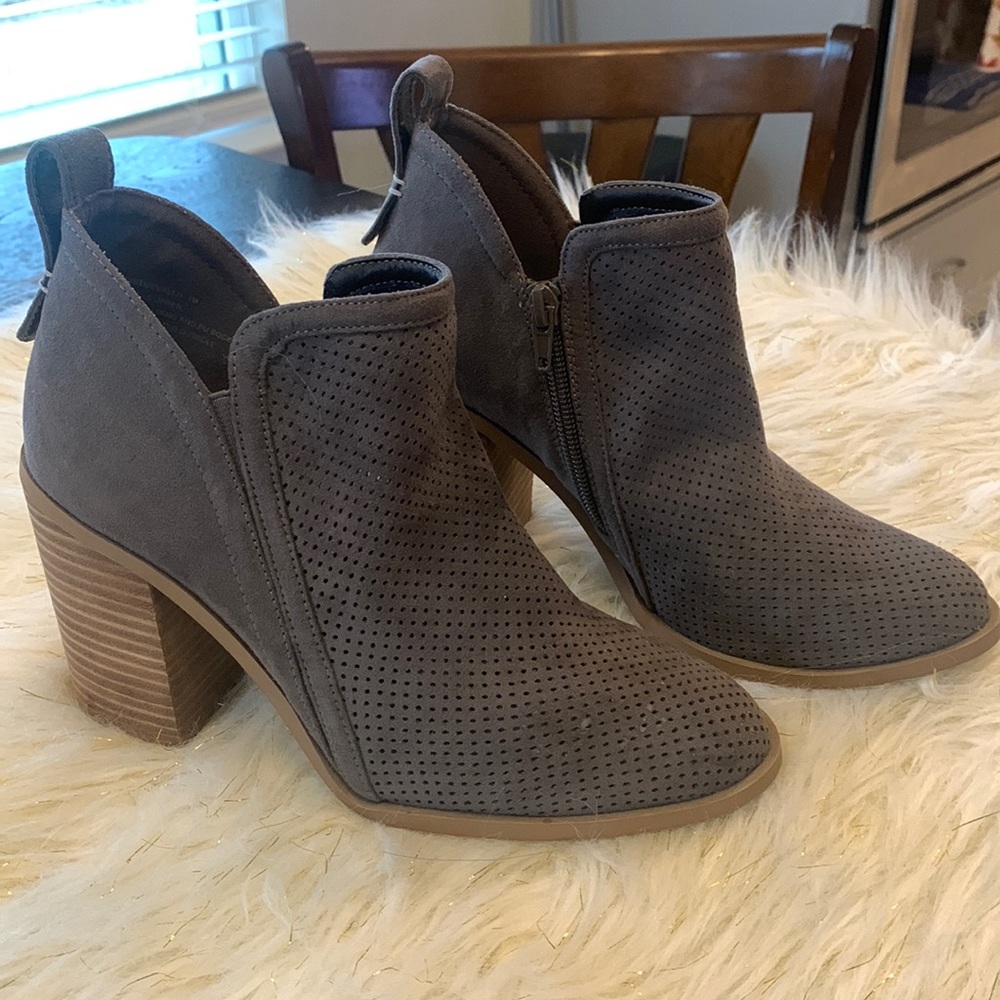 Madden Girl Evita high heeled grey  ankle boots